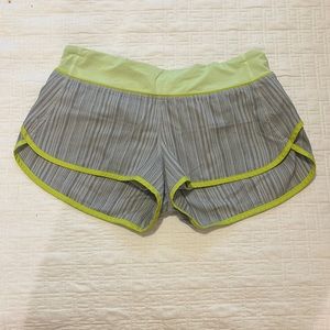 Lulu lemon speed up shorts size 8 grey/green
